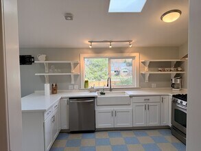 2099 Emigrant Creek Rd in Ashland, OR - Building Photo - Building Photo