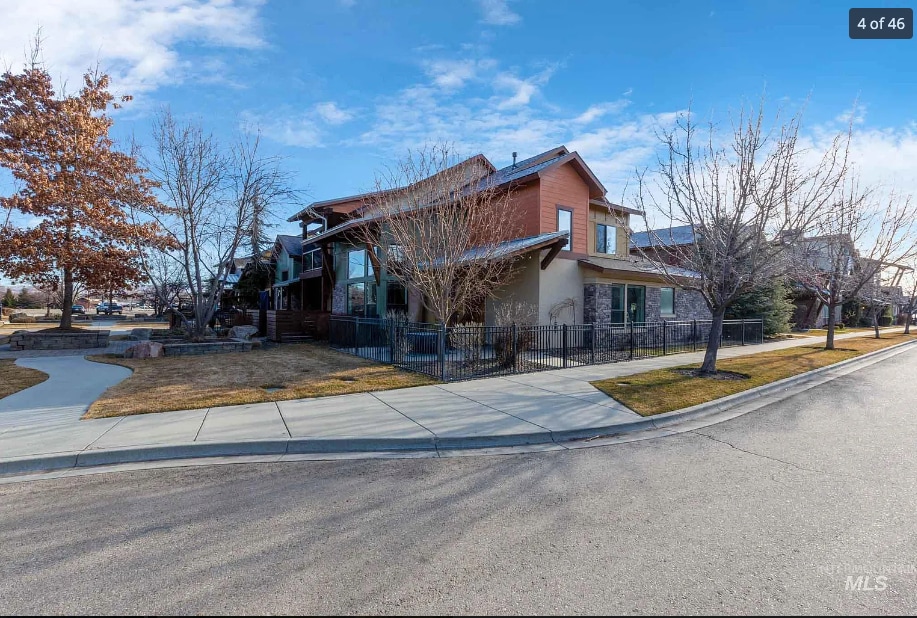 1432 E Lone Shore Dr in Eagle, ID - Building Photo