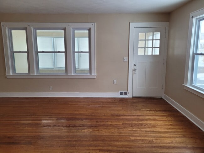 241 Nichols Ave, Unit First floor