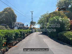 14 Trinity Terrace in Moraga, CA - Foto de edificio - Building Photo