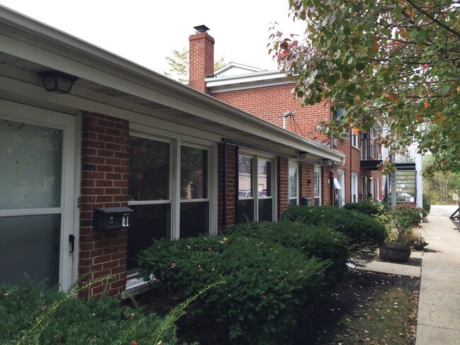 4340 Wilson Ave in Downers Grove, IL - Building Photo - Building Photo