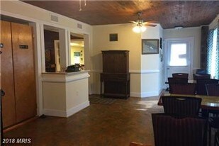 4353 US 220 S in Franklin, WV - Building Photo