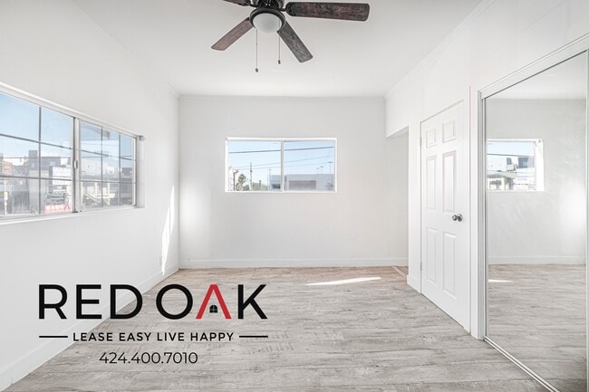 property at 985 S Oxford Ave