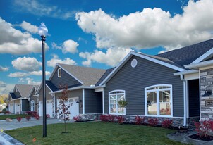 Adirondack Village in Toledo, OH - Building Photo