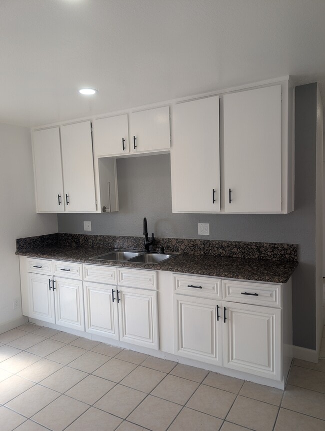 20988 Nisqually Rd, Unit A in Apple Valley, CA - Building Photo - Building Photo