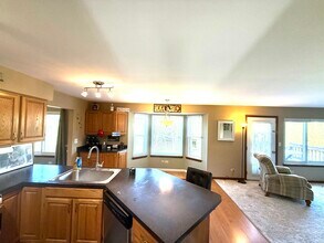 721 Mohican Trail in Lake In The Hills, IL - Foto de edificio - Building Photo