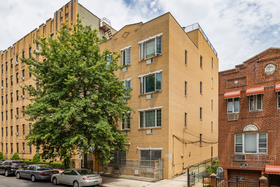 1613 W 9th St in Brooklyn, NY - Building Photo