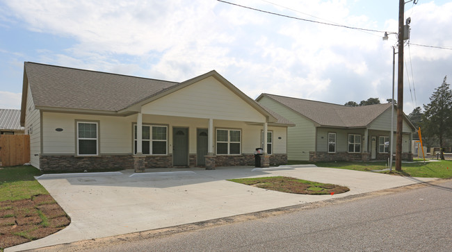 Down Home Square in Porter, TX - Foto de edificio - Building Photo