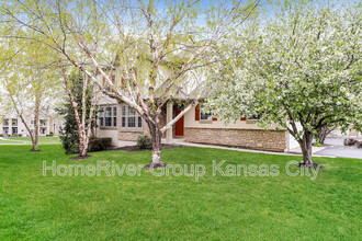 16125 Linden St in Stilwell, KS - Building Photo - Building Photo