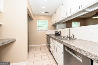 5105 Afton Way in Smyrna, GA - Building Photo - Building Photo