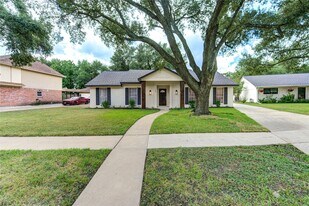 15609 Australia St in Jersey Village, TX - Building Photo
