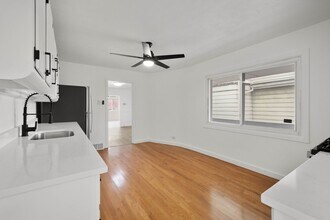 15 Holt St in Pittsburgh, PA - Building Photo - Building Photo