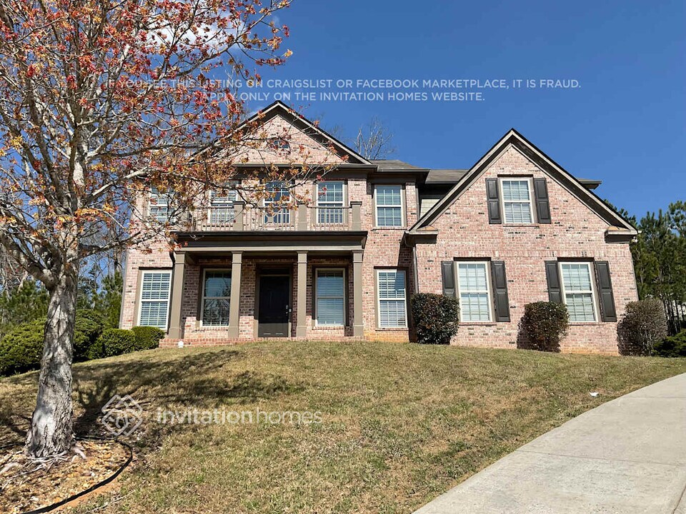 5442 Rosehall Pl in Atlanta, GA - Building Photo
