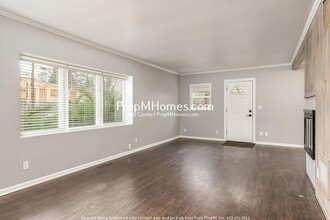 4517 SW Garden Home Rd in Portland, OR - Building Photo - Building Photo