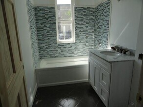 358 Broadway, Unit 3 in Somerville, MA - Building Photo - Building Photo