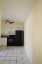 317 SE 2nd St-Unit -2 in Hallandale Beach, FL - Building Photo - Building Photo