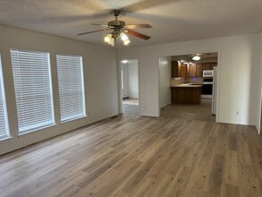 202 N Cimarron Dr in Enid, OK - Building Photo - Building Photo