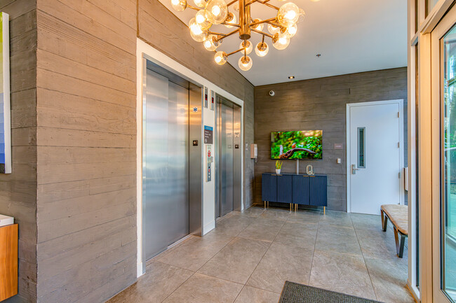 1430 Q Apartments in Sacramento, CA - Foto de edificio - Lobby