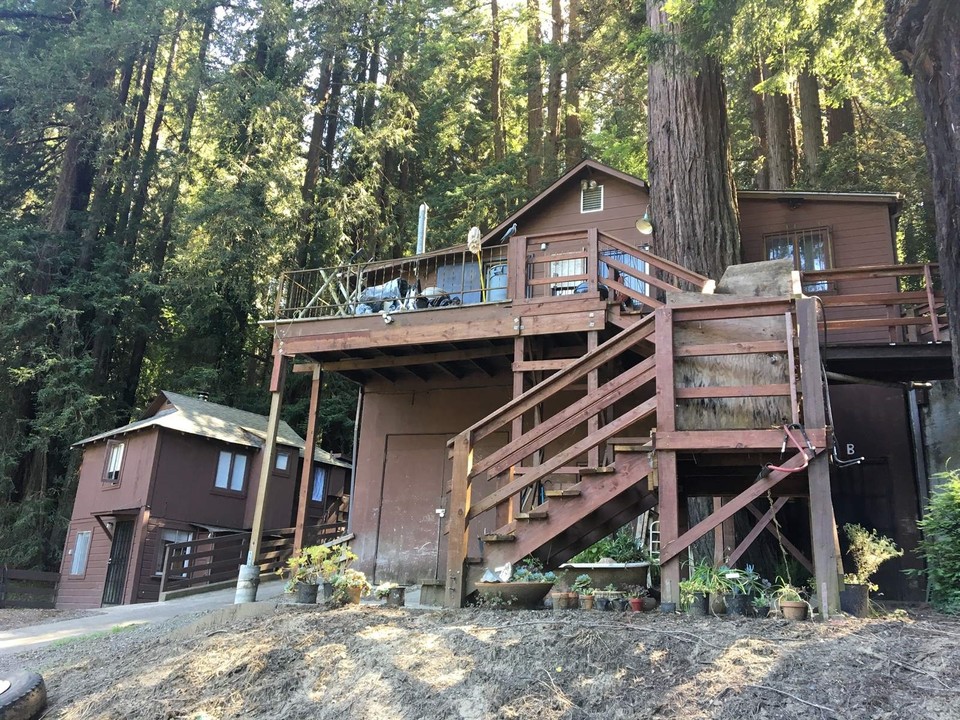 18125-18147 Hwy 116 in Guerneville, CA - Foto de edificio