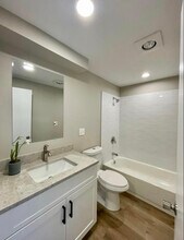 1046 Merrimar Cir N, Unit I in Columbus, OH - Building Photo - Building Photo