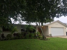 1723 NE 25th Terrace in Jensen Beach, FL - Building Photo
