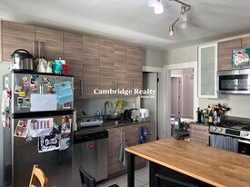 273 Cardinal Medeiros Ave, Unit 3M in Cambridge, MA - Building Photo