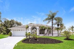 25284 Zodiac Ln in Punta Gorda, FL - Building Photo