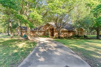 355 Beachside Dr in Trinidad, TX - Building Photo - Building Photo