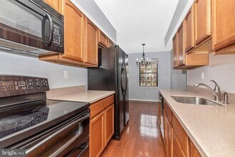 321 Washington Pl in Chesterbrook, PA - Building Photo - Building Photo