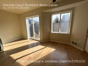 903 Evergreen Dr in Tillamook, OR - Building Photo - Building Photo
