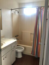 423 N Gem St in Tulare, CA - Building Photo - Building Photo