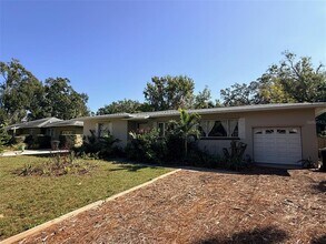 1400 Alhambra Way S in St. Petersburg, FL - Building Photo - Building Photo
