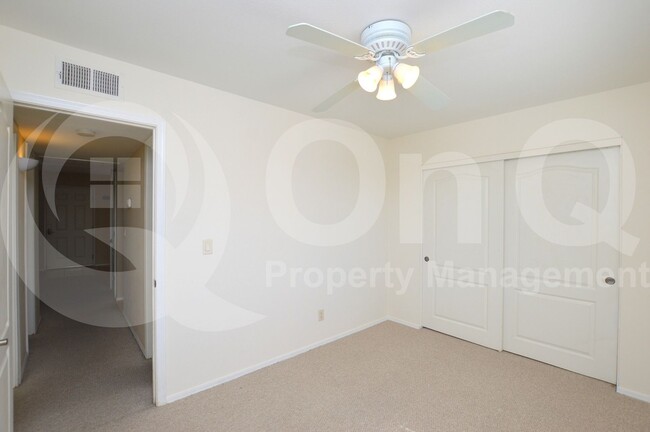 303 N Miller Rd in Scottsdale, AZ - Building Photo - Building Photo