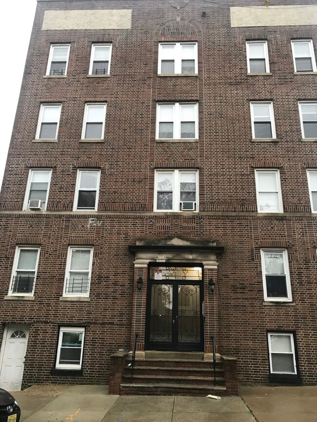 943 Pavonia Ave in Jersey City, NJ - Foto de edificio - Building Photo