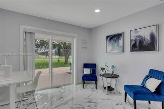 895 W 39th Pl in Hialeah, FL - Building Photo - Building Photo