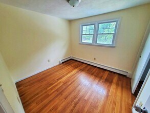 37 Montcalm Ave in Blackstone, MA - Foto de edificio - Building Photo