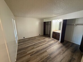 940 W East Ave in Chico, CA - Foto de edificio - Building Photo