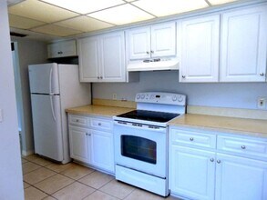 217 Debby Ct in Largo, FL - Building Photo - Building Photo