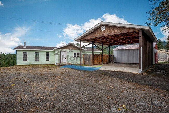 2040 W Lundy Blvd in Post Falls, ID - Building Photo - Building Photo