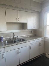 230 Pullman Ave, Unit #1 in Rochester, NY - Foto de edificio - Building Photo