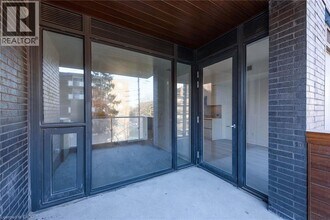 21 Park St E in Mississauga, ON - Building Photo - Building Photo