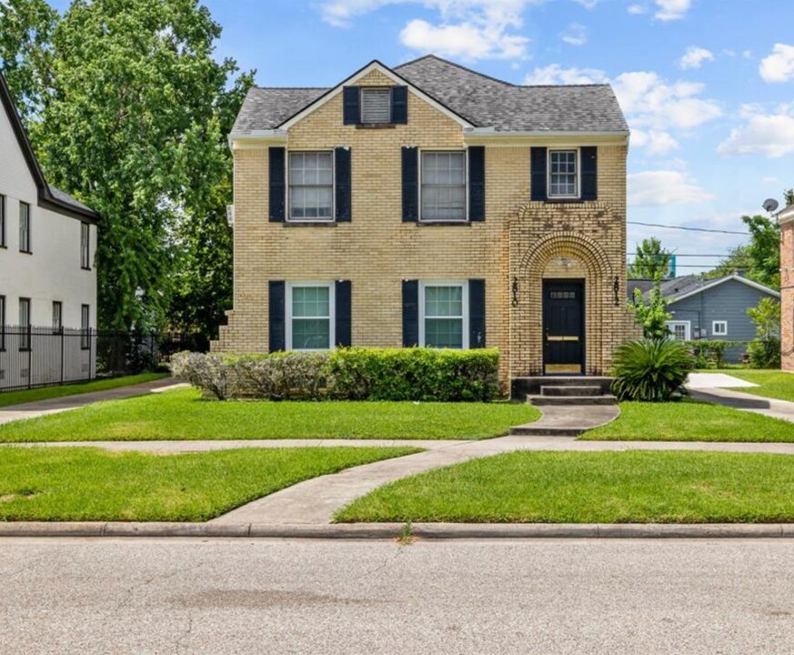 2810 Cleburne St in Houston, TX - Building Photo