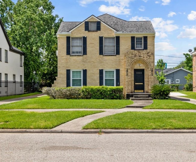 property at 2810 Cleburne St