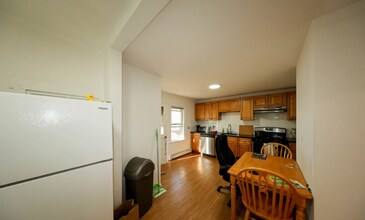 17 Princeton St, Unit 3 in Medford, MA - Building Photo - Building Photo