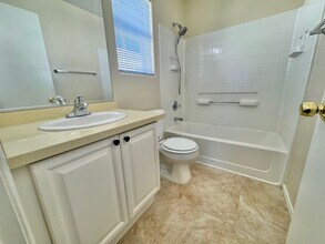 9326 Ruby Arrow Ct in Las Vegas, NV - Foto de edificio - Building Photo