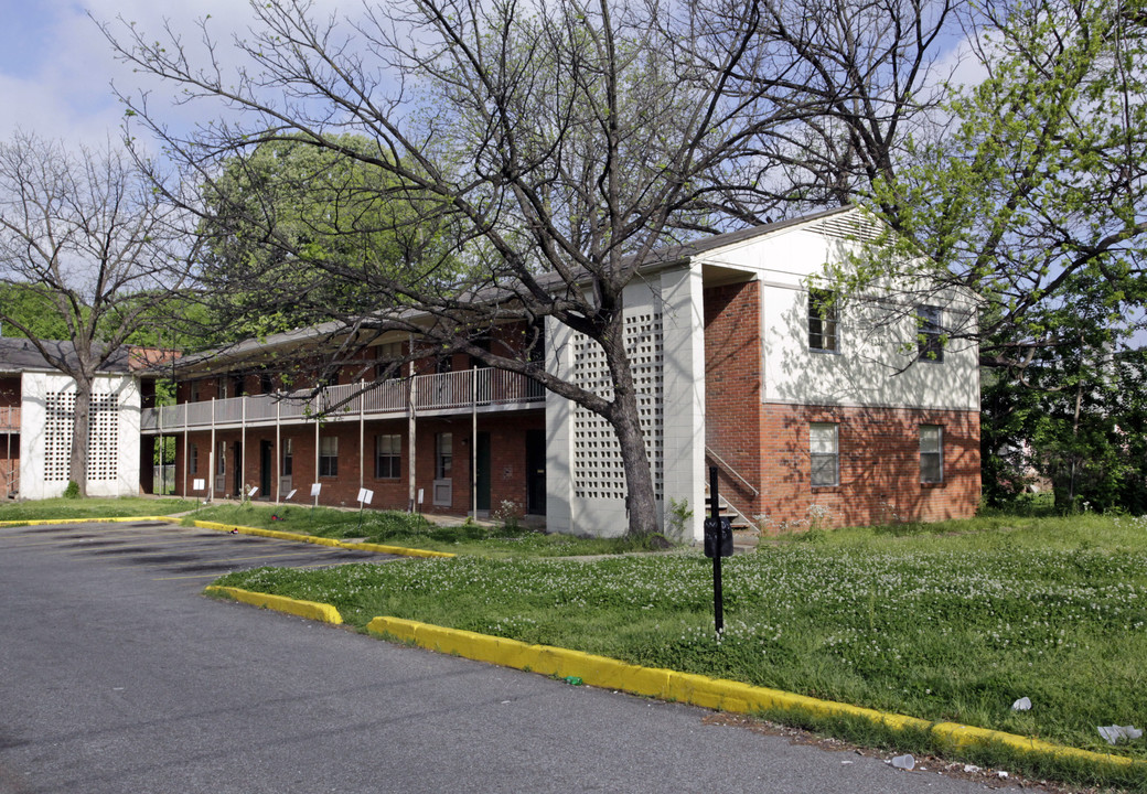 Oak Park Apartments in Memphis, TN - Building Photo