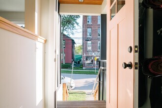 80 Maple St in Burlington, VT - Building Photo - Building Photo