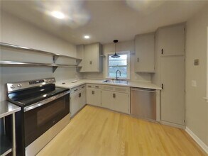 3712 Abbott Ave N in Minneapolis, MN - Building Photo - Building Photo