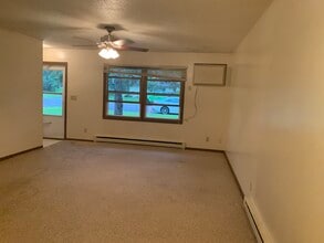 1118 Dutchman Ct in Chippewa Falls, WI - Building Photo - Building Photo