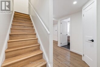 329 Gallantry Way in Ottawa, ON - Building Photo - Building Photo